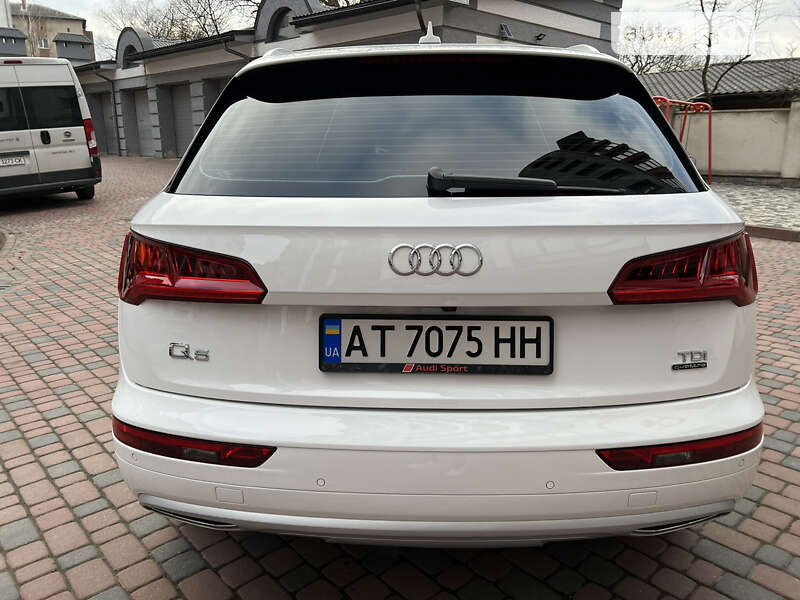 Позашляховик / Кросовер Audi Q5 2017 в Івано-Франківську