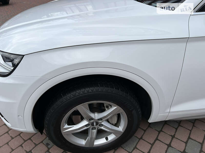 Позашляховик / Кросовер Audi Q5 2017 в Івано-Франківську