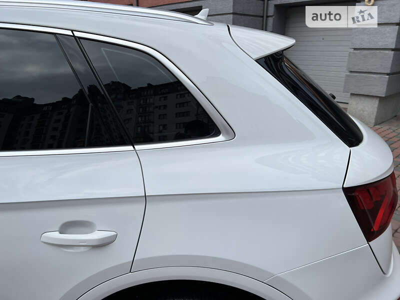 Позашляховик / Кросовер Audi Q5 2017 в Івано-Франківську