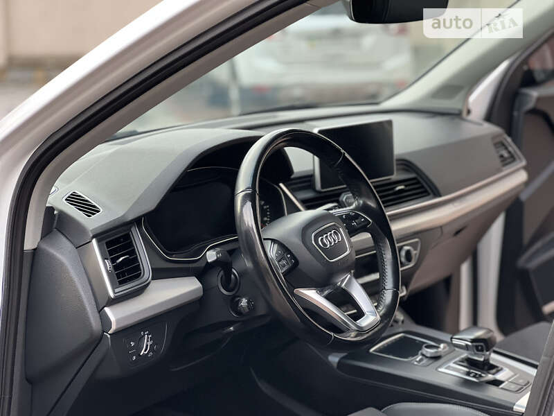 Позашляховик / Кросовер Audi Q5 2017 в Івано-Франківську