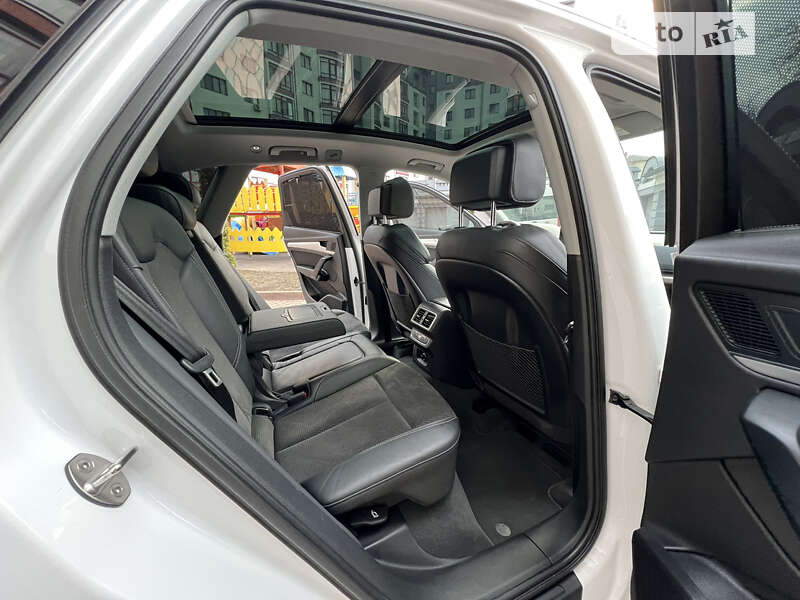Позашляховик / Кросовер Audi Q5 2017 в Івано-Франківську