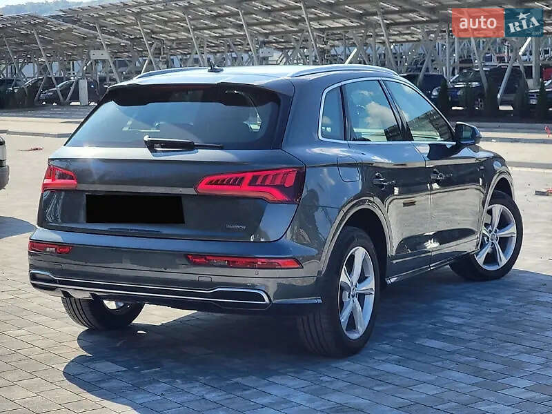 Позашляховик / Кросовер Audi Q5 2017 в Києві