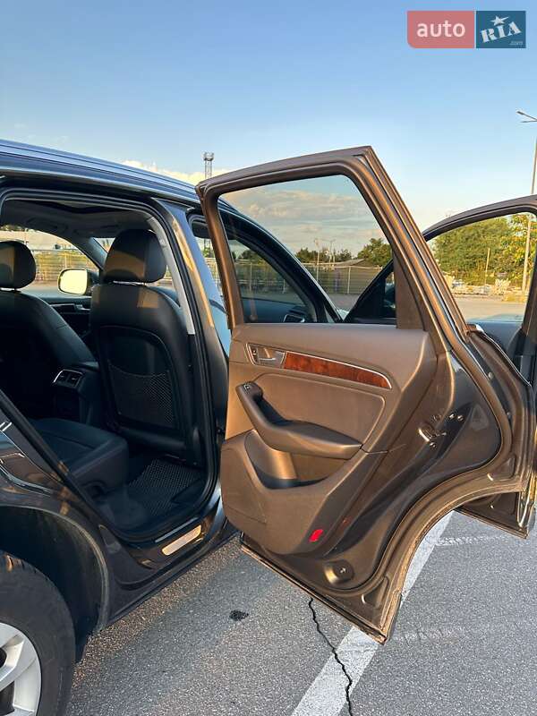 Позашляховик / Кросовер Audi Q5 2015 в Дніпрі