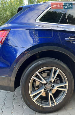Внедорожник / Кроссовер Audi Q5 2018 в 
