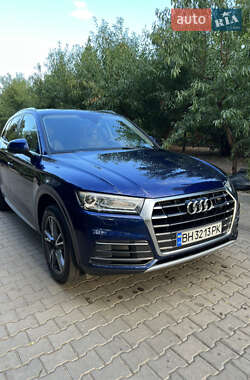 Внедорожник / Кроссовер Audi Q5 2018 в 