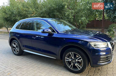 Внедорожник / Кроссовер Audi Q5 2018 в 