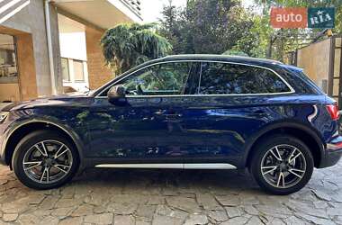 Внедорожник / Кроссовер Audi Q5 2018 в 