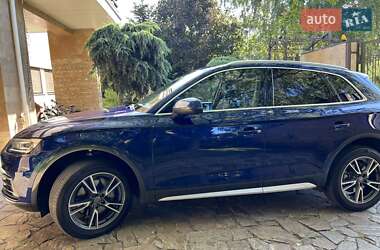 Внедорожник / Кроссовер Audi Q5 2018 в 
