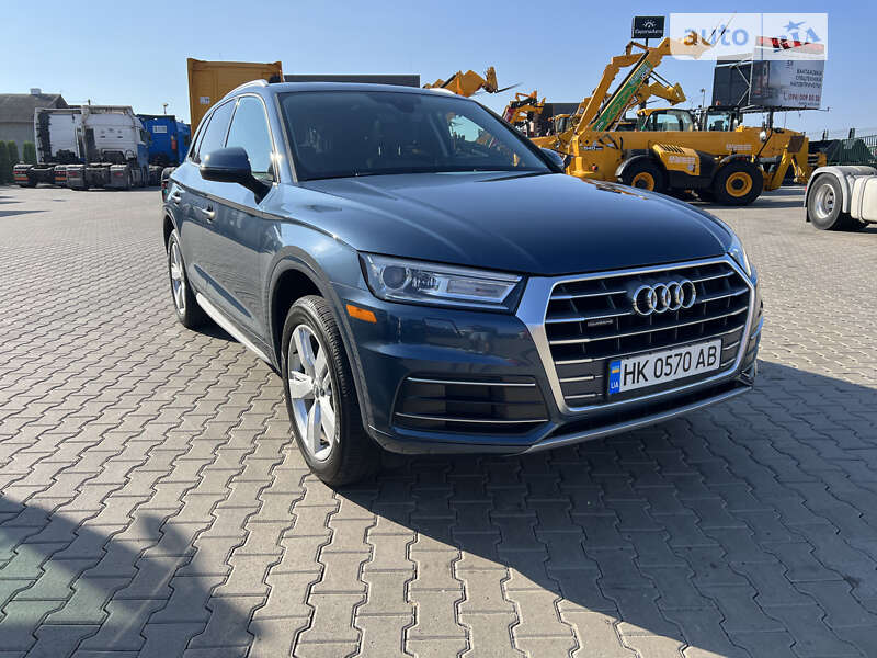 Позашляховик / Кросовер Audi Q5 2017 в 