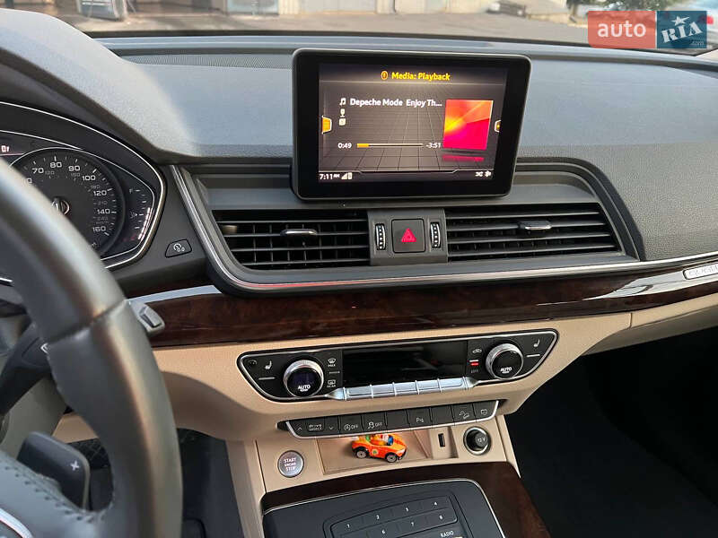 Позашляховик / Кросовер Audi Q5 2020 в Харкові