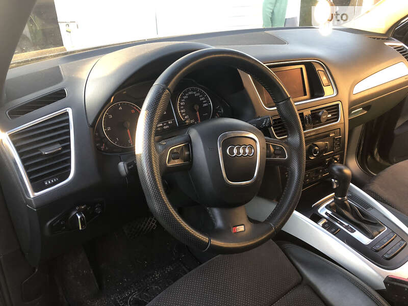 Позашляховик / Кросовер Audi Q5 2010 в Долині фото 14 Позашляховик / Кросовер Audi Q5 2010 в Долині