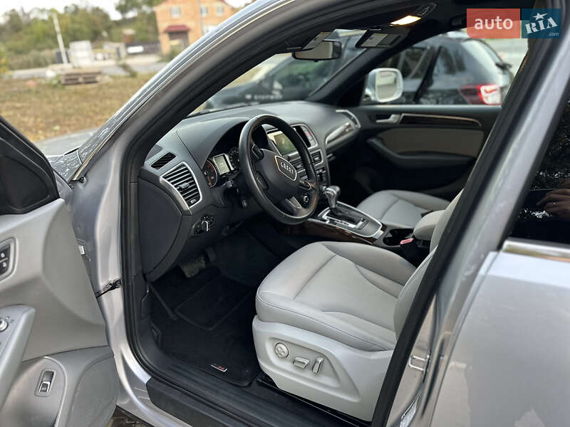 Позашляховик / Кросовер Audi Q5 2015 в Чернівцях