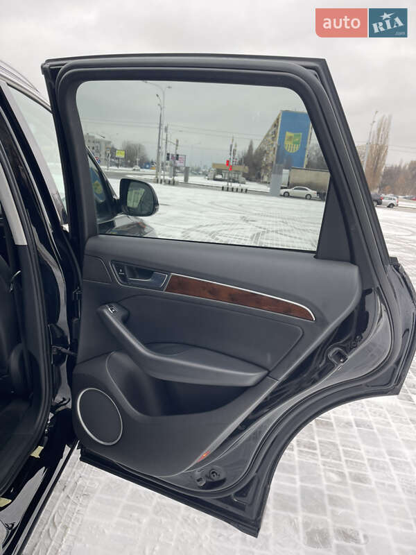 Внедорожник / Кроссовер Audi Q5 2016 в Харькове