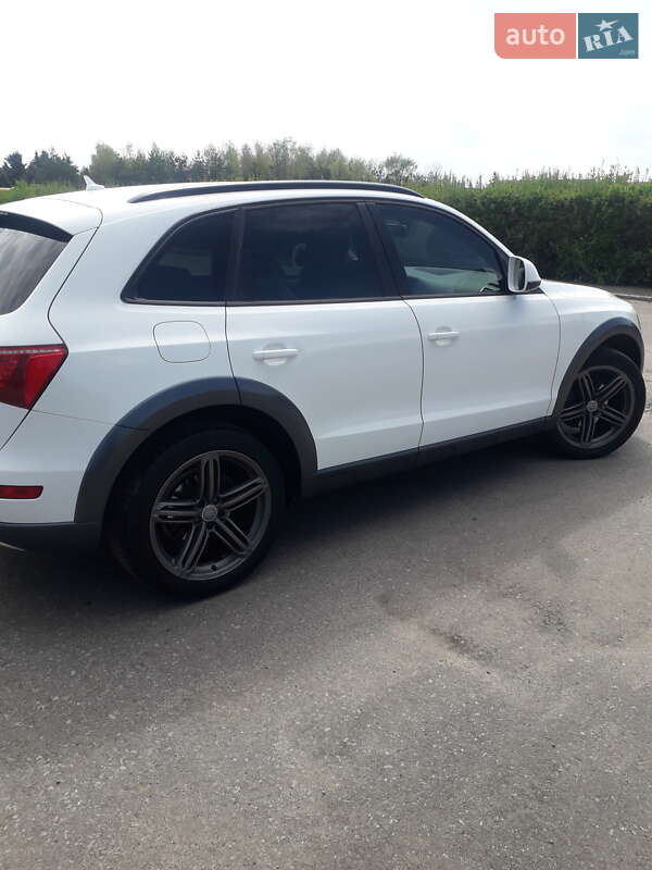Внедорожник / Кроссовер Audi Q5 2009 в Самборе