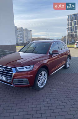 Внедорожник / Кроссовер Audi Q5 2018 в 