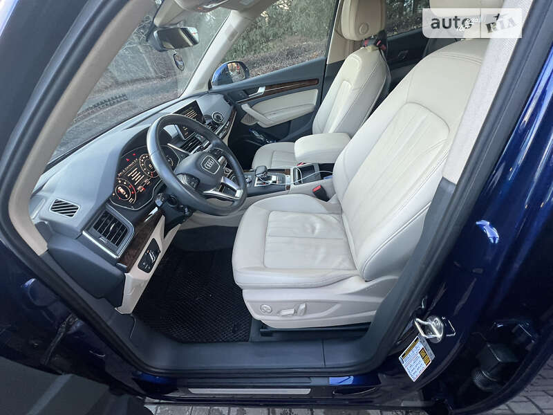 Внедорожник / Кроссовер Audi Q5 2016 в Львове