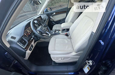 Внедорожник / Кроссовер Audi Q5 2016 в 