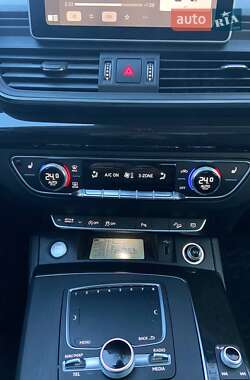 Внедорожник / Кроссовер Audi Q5 2018 в 