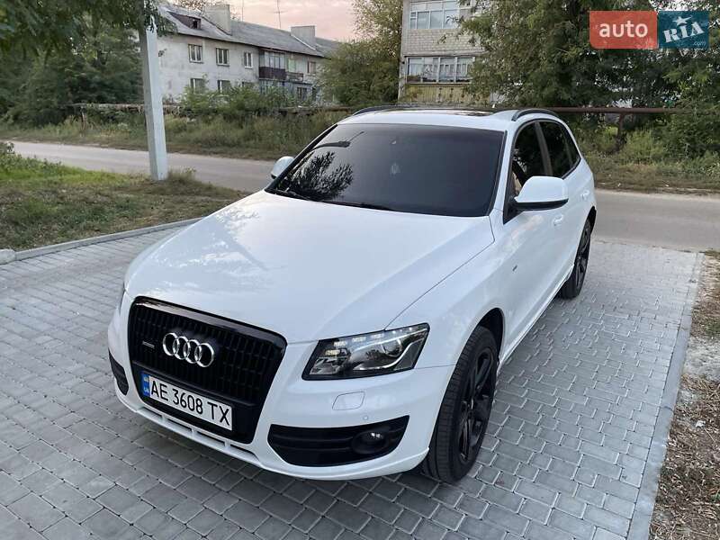 Внедорожник / Кроссовер Audi Q5 2010 в Днепре