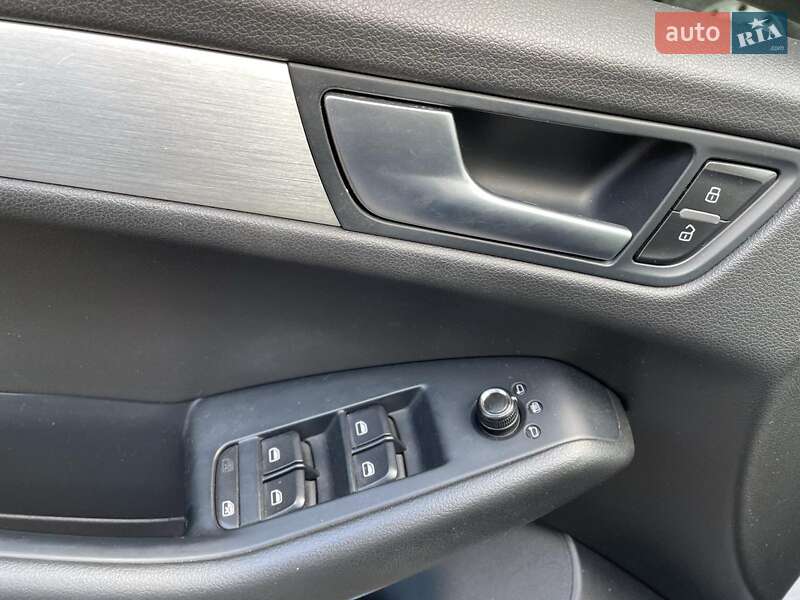 Внедорожник / Кроссовер Audi Q5 2010 в Днепре