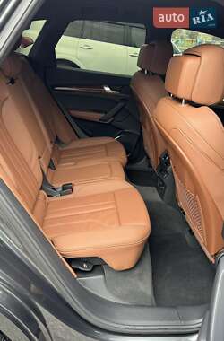 Внедорожник / Кроссовер Audi Q5 2021 в 