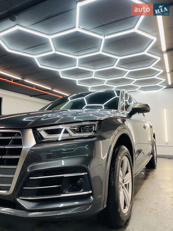 Внедорожник / Кроссовер Audi Q5 2019 в Луцке