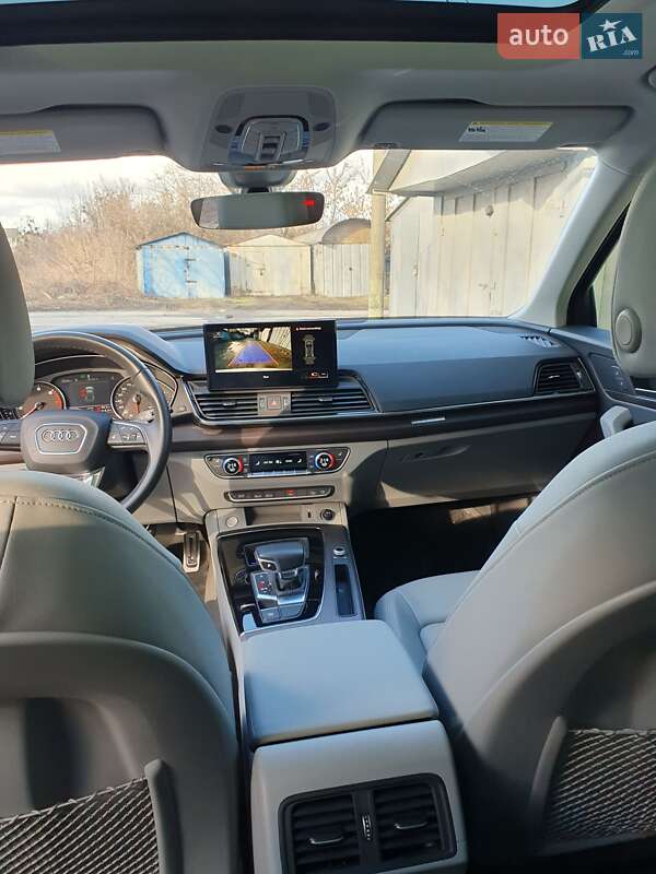 Позашляховик / Кросовер Audi Q5 2021 в Києві