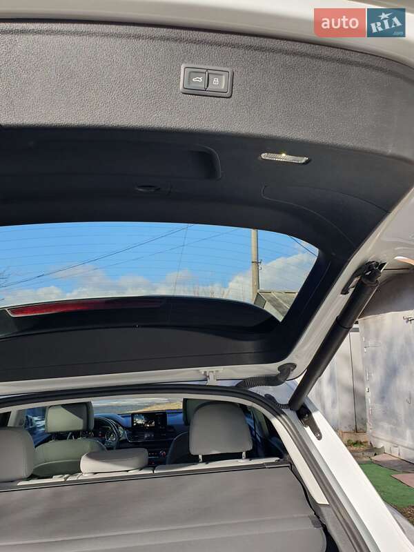 Позашляховик / Кросовер Audi Q5 2021 в Києві