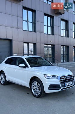 Внедорожник / Кроссовер Audi Q5 2018 в 