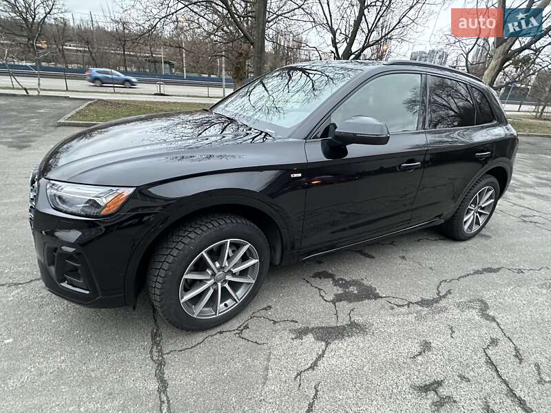 Внедорожник / Кроссовер Audi Q5 2021 в Киеве