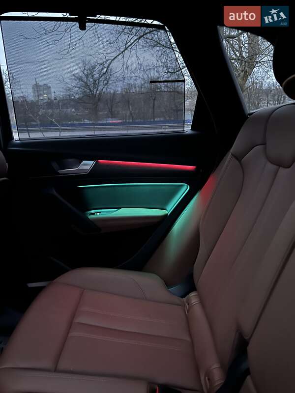 Внедорожник / Кроссовер Audi Q5 2021 в Киеве