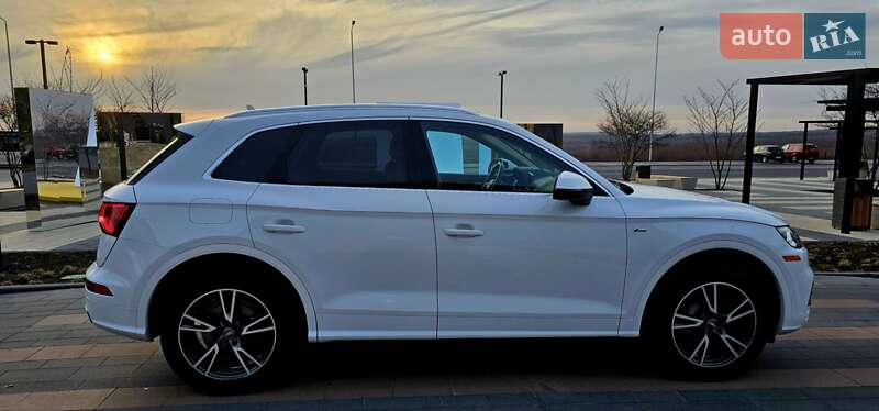 Внедорожник / Кроссовер Audi Q5 2019 в Одессе