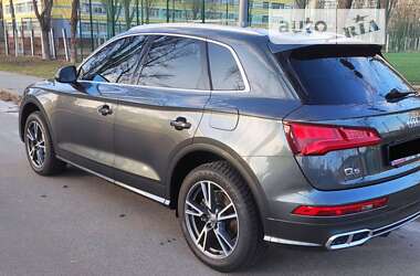 Внедорожник / Кроссовер Audi Q5 2019 в 