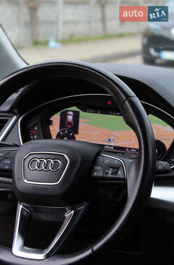 Позашляховик / Кросовер Audi Q5 2017 в Львові