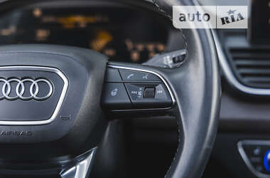 Позашляховик / Кросовер Audi Q5 2021 в Луцьку