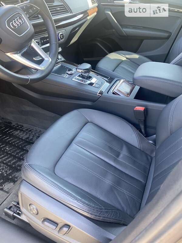 Внедорожник / Кроссовер Audi Q5 2018 в Ивано-Франковске