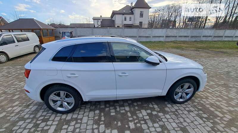 Внедорожник / Кроссовер Audi Q5 2017 в Стрые