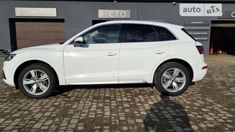 Внедорожник / Кроссовер Audi Q5 2017 в Стрые