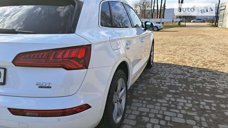 Внедорожник / Кроссовер Audi Q5 2017 в Стрые