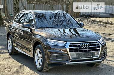 Внедорожник / Кроссовер Audi Q5 2018 в 