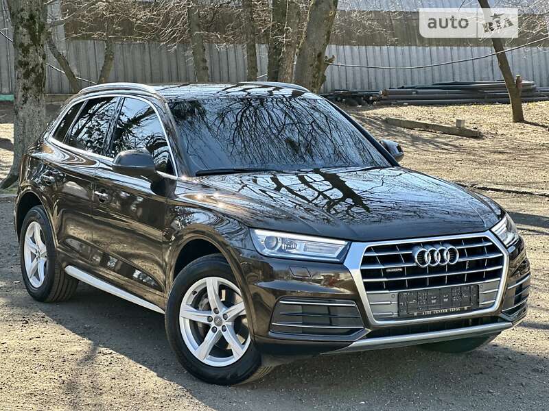 Внедорожник / Кроссовер Audi Q5 2018 в 