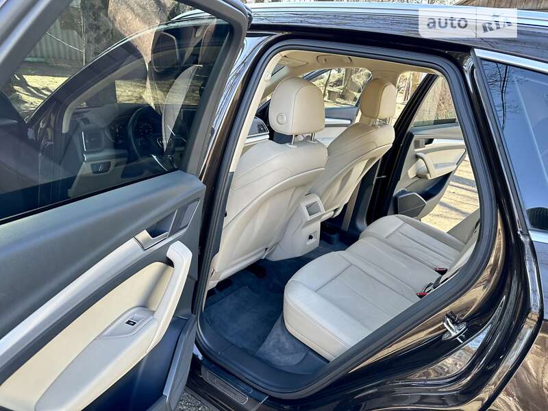Позашляховик / Кросовер Audi Q5 2018 в Києві