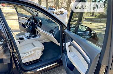 Внедорожник / Кроссовер Audi Q5 2018 в 