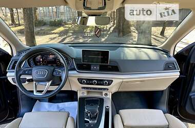 Внедорожник / Кроссовер Audi Q5 2018 в 