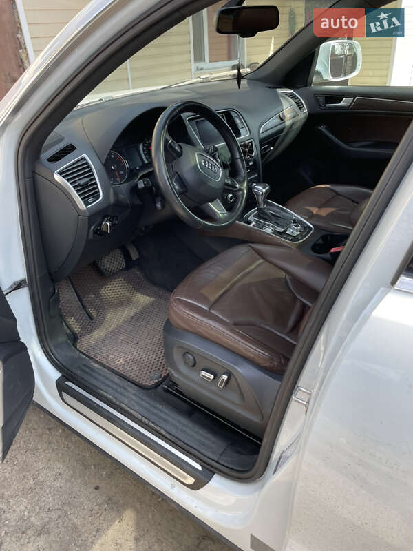 Позашляховик / Кросовер Audi Q5 2013 в Глобиному