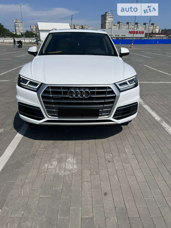 Внедорожник / Кроссовер Audi Q5 2017 в Одессе