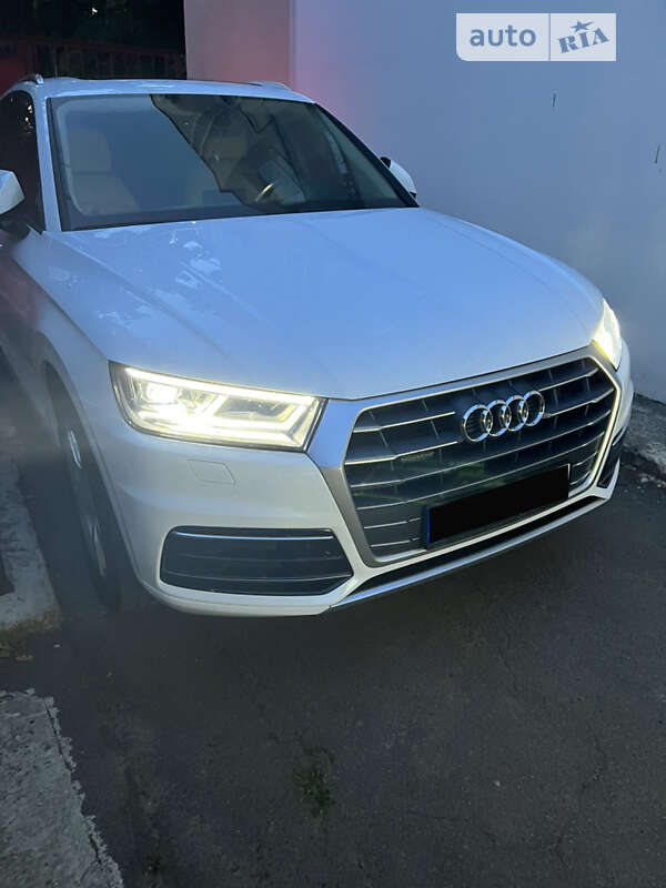 Внедорожник / Кроссовер Audi Q5 2017 в Одессе
