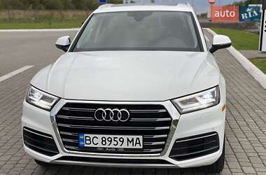 Внедорожник / Кроссовер Audi Q5 2018 в 
