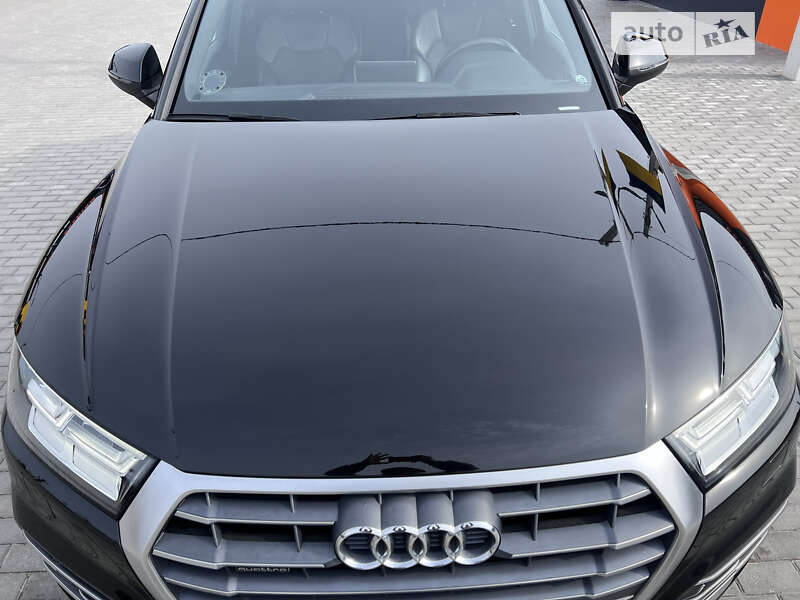 Внедорожник / Кроссовер Audi Q5 2017 в Лопатине