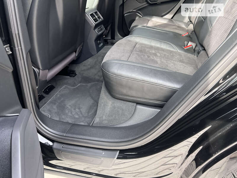 Внедорожник / Кроссовер Audi Q5 2017 в Лопатине